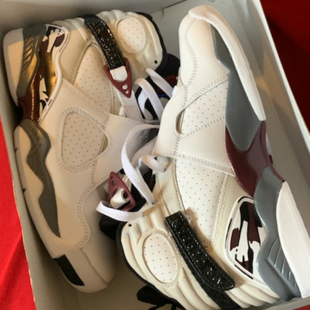 Coach purse,Guess purse,Womans Air Jordans 8 Retro - Picture 16 of 16